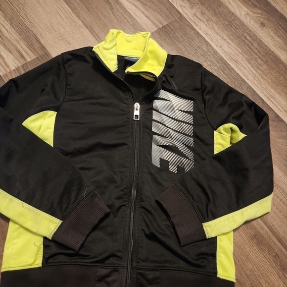 Nike Black and Yellow Hoodie Boys Size 7 - Picture 1 of 3